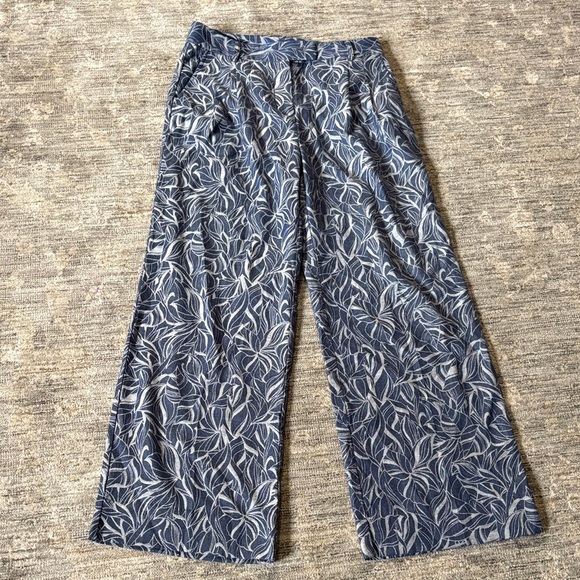 J. McLaughlin Blue and White Leaf Print wide leg pants - size 8 - 100% cotton - Picture 1 of 6